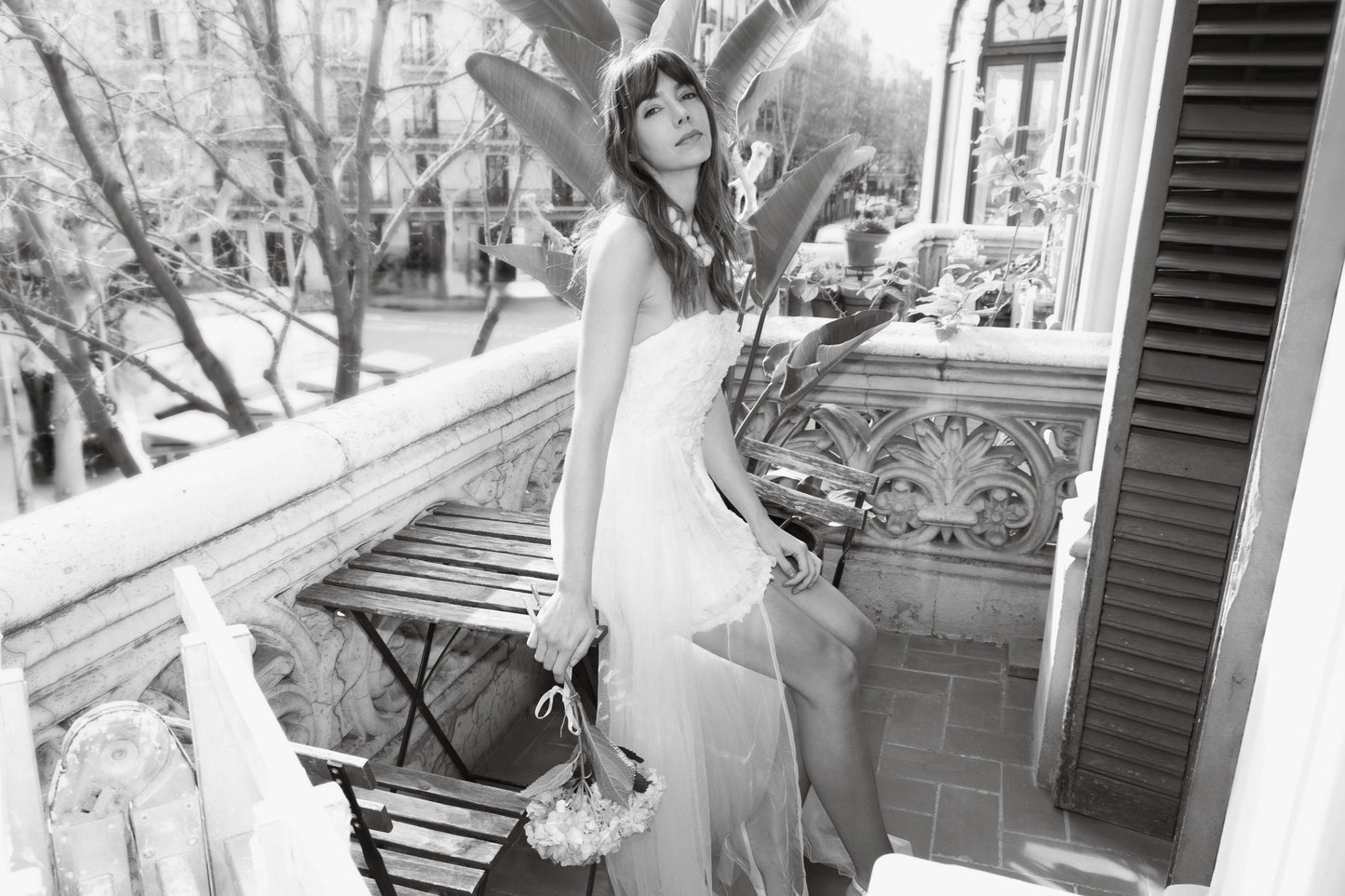 VESTIDO CORTO CON SOBREFALDA WHITE